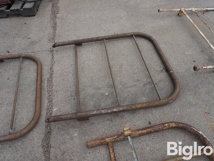 bench-brackets-&-headboards-image-13