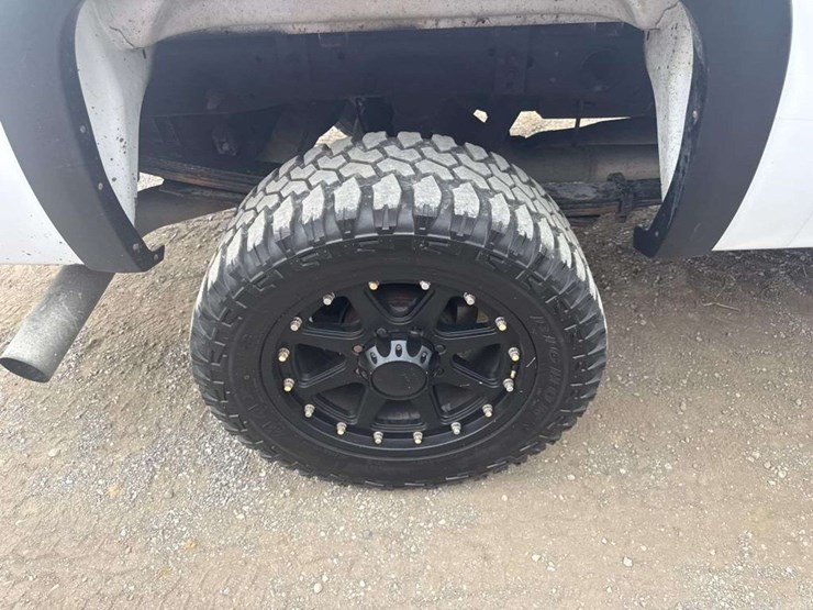 2013-chevrolet-2500-image-17