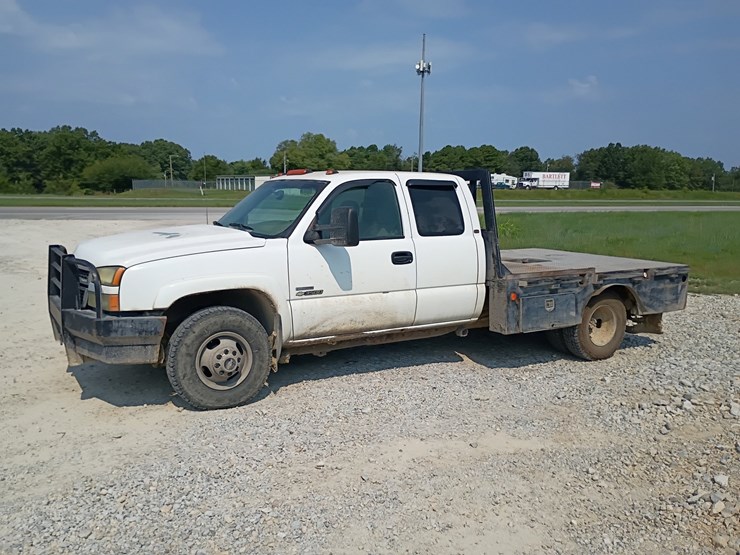 2006-chevrolet-silverado-3500-image-2