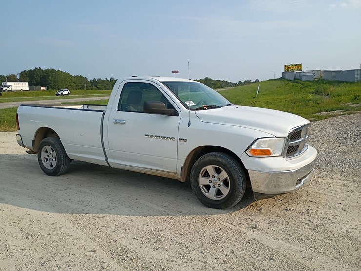 2012-dodge-1500-image-12