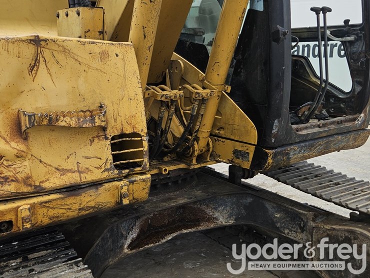 caterpillar-311c-image-15