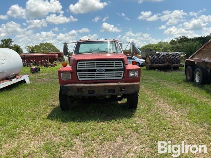 1988-ford-f800-image-2