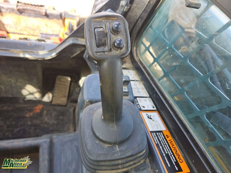 2024-deere-325g-image-25