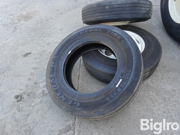 295/75r22.5-tires-&-rims-image-4