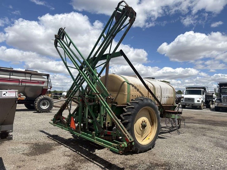900-gallon-great-plains-sprayer-image-3