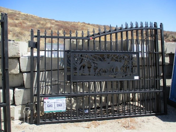 7'-x-20'-bi-parting-driveway-farm-gate-image-1