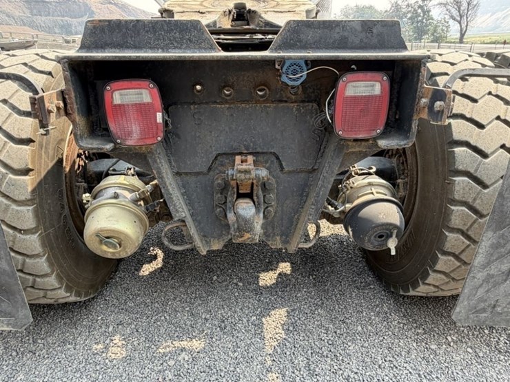 2004-international-5500i-t/a-truck-tractor-image-26