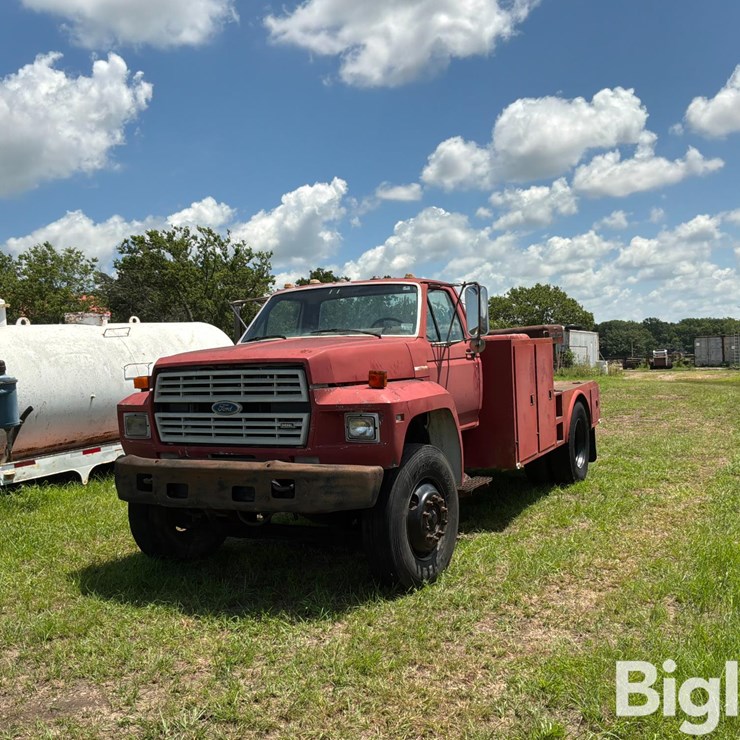 1988 FORD F800