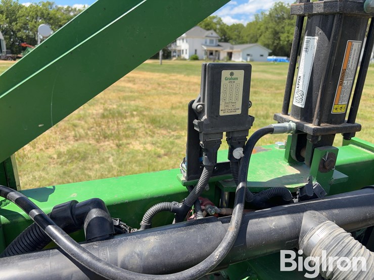john-deere-7300-image-17