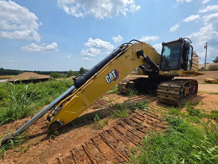 2023-caterpillar-374-image-1