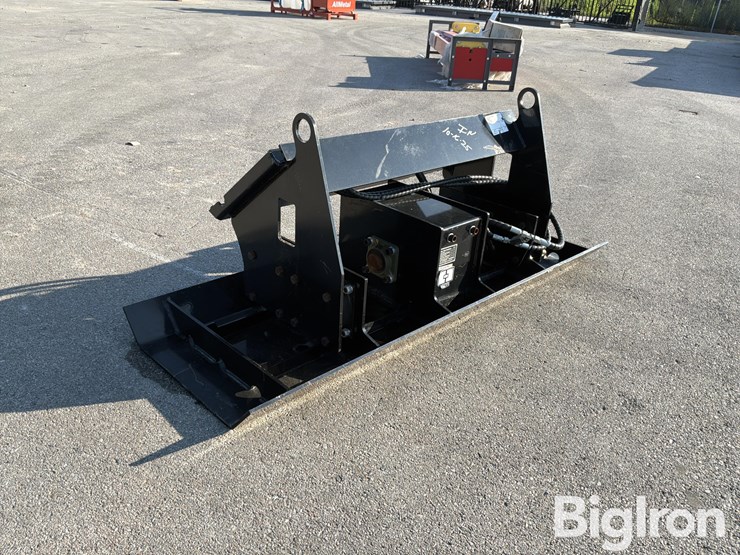 2025-massey-ferguson-730-image-3