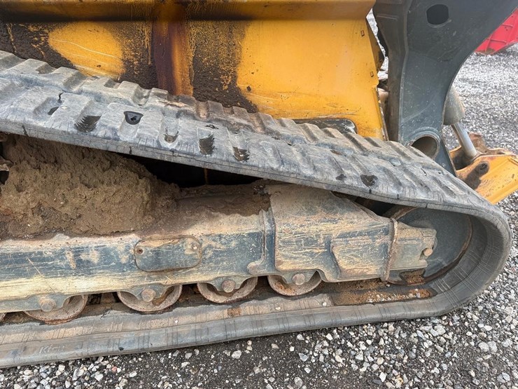 2021-deere-333g-image-11