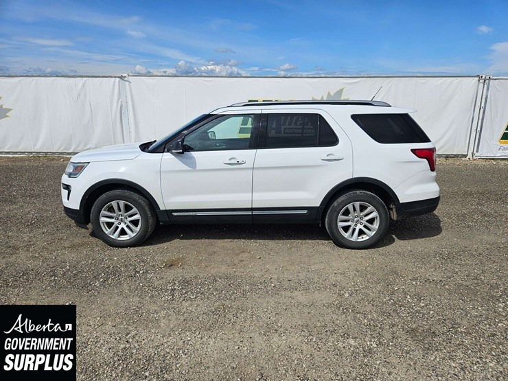 2019-ford-explorer-xlt-image-5
