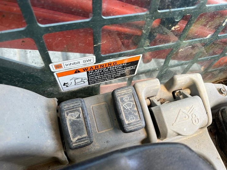 2014-kubota-svl90-2-image-24
