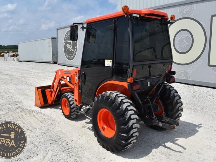 2013-kubota-b3000hsd-image-3