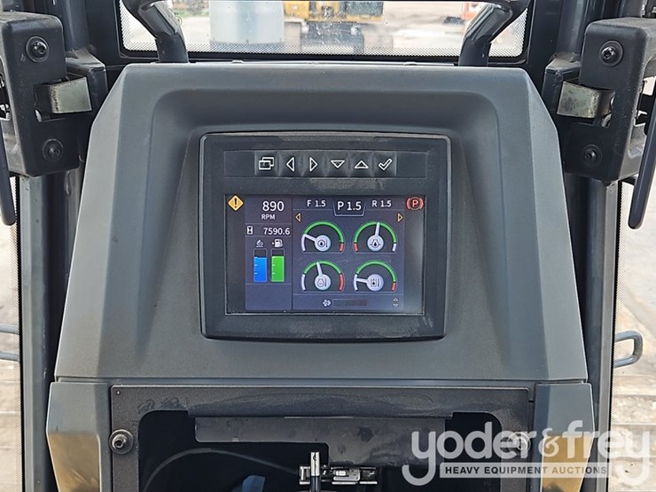 2022-deere-750l-image-34