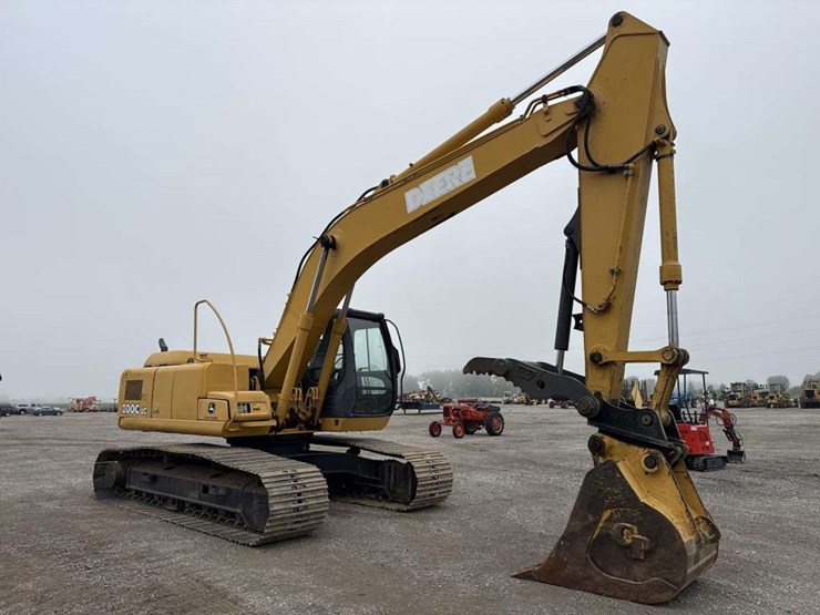 deere-200c-lc-image-5