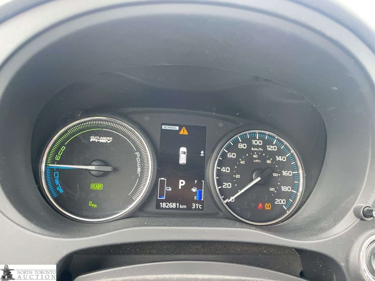 2019-mitsubishi-outlander-image-12