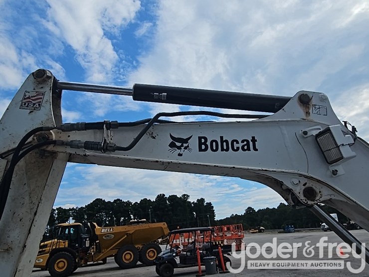 2016-bobcat-e32-image-30