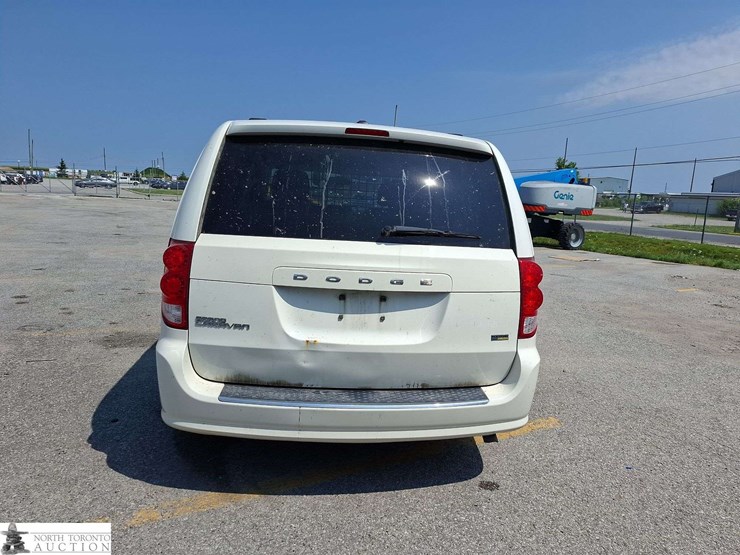 2011-dodge-grand-caravan-se-image-6