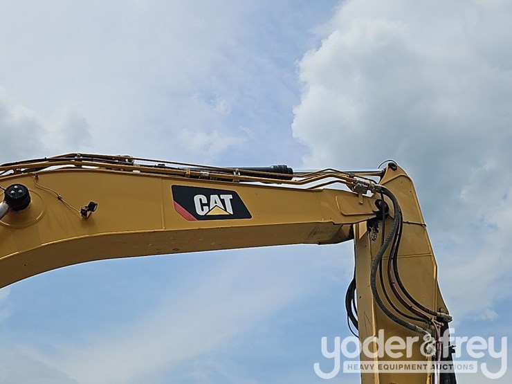 2019-caterpillar-336gc-image-16