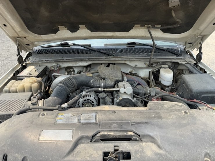2002-chevrolet-silverado-2500hd-image-37