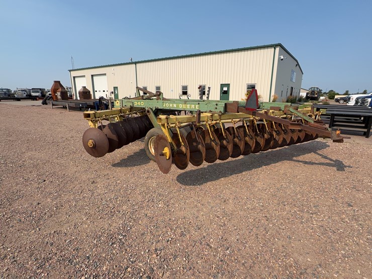 john-deere-340-image-7