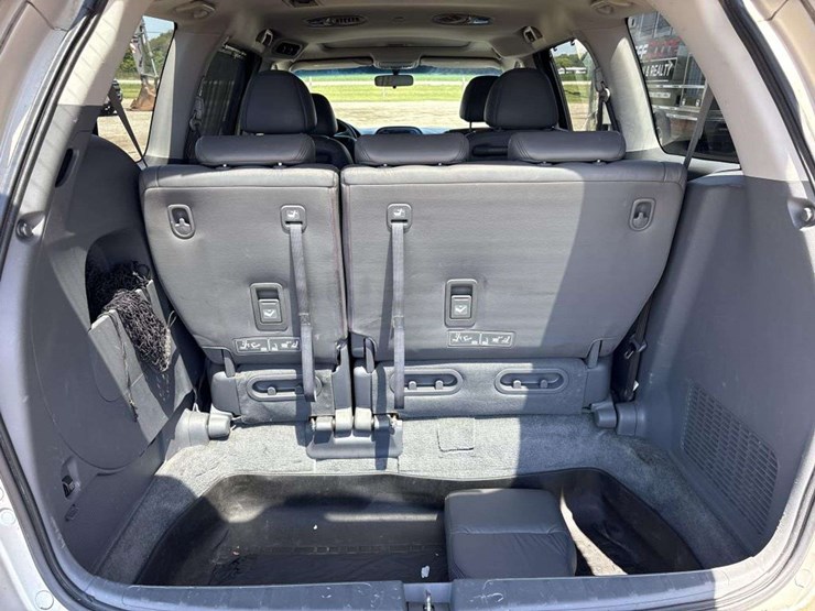 2005-honda-odyssey-image-13