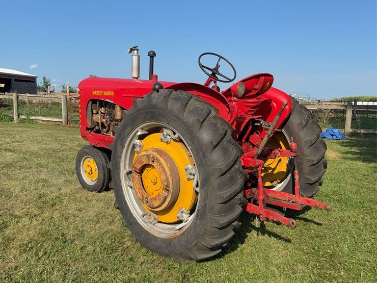 massey-ferguson-444-image-3