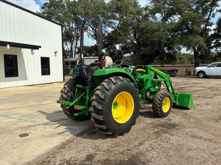 john-deere-4044m-image-2
