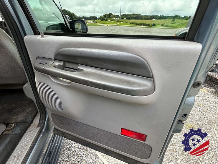 2000-ford-excursion-image-58