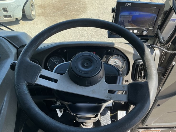2018-peterbilt-520-image-18