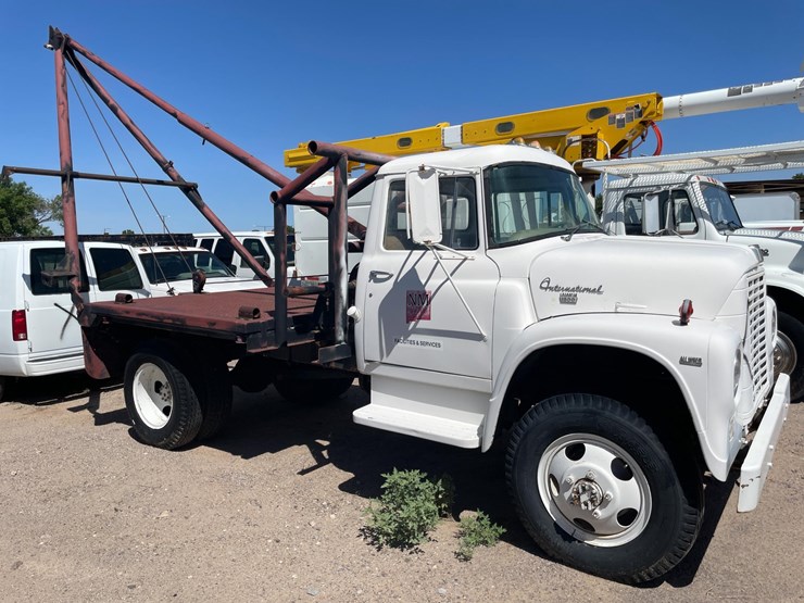 1964-international-loadstar-image-1