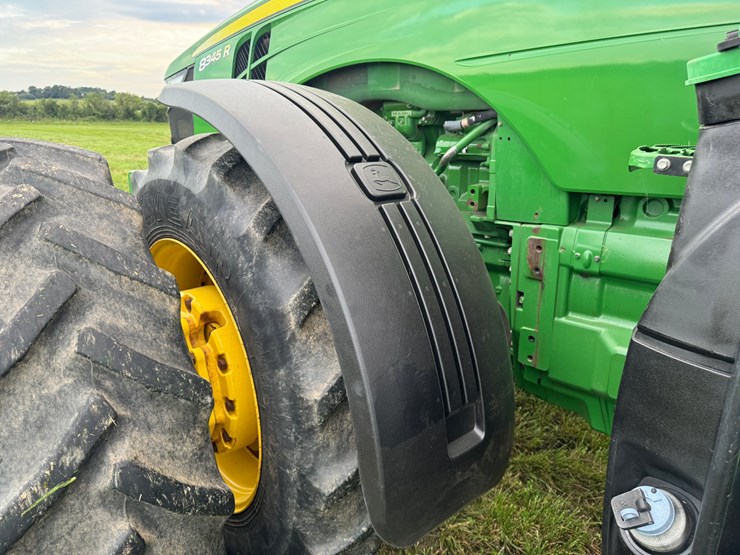 john-deere-8345r-image-35