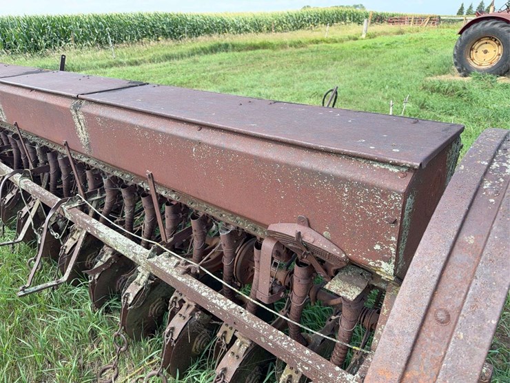mccormick-deering-grain-drill-image-6