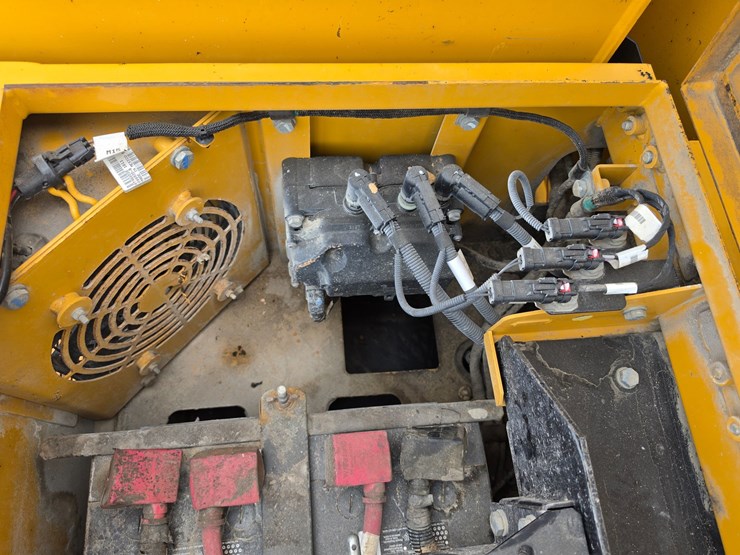 2018-deere-470g-lc-image-33