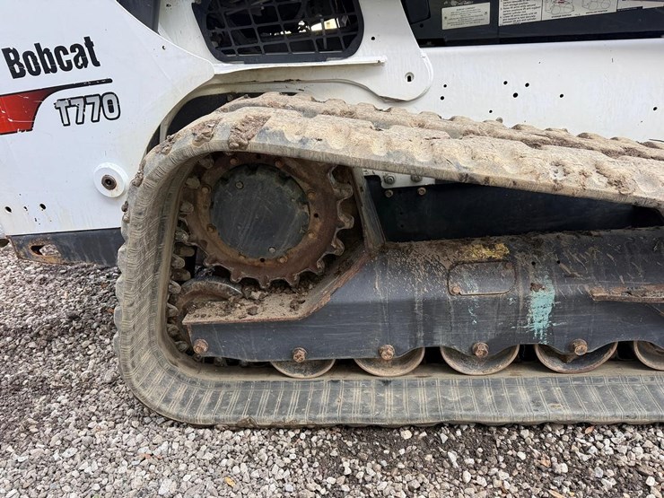 2019-bobcat-t770-image-13