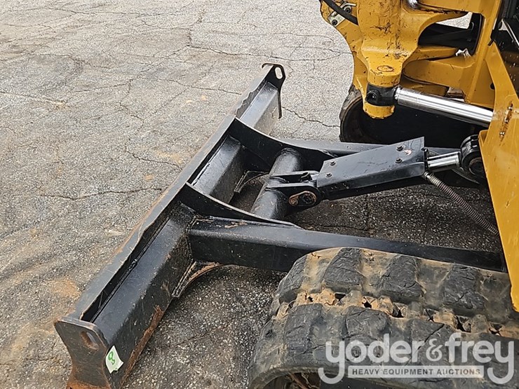 2023-caterpillar-306-cr-image-12