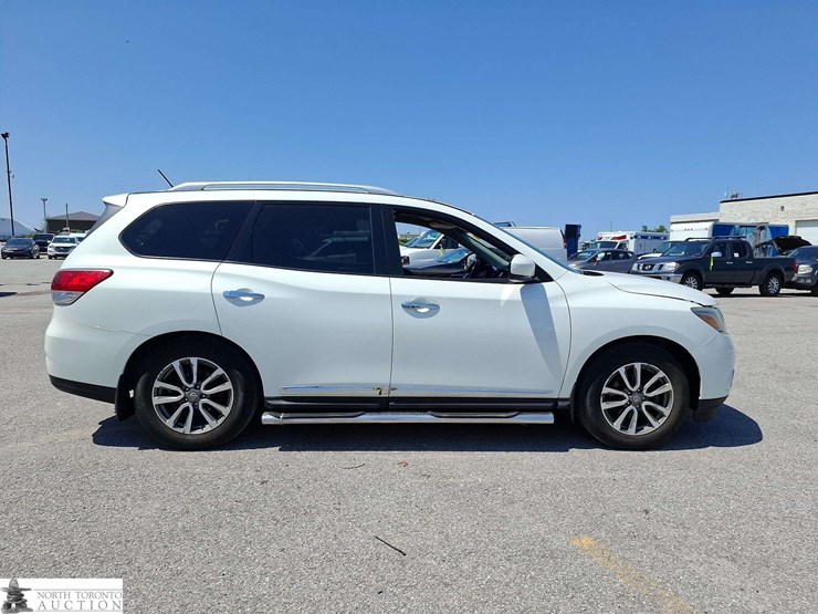 2014-nissan-pathfinder-image-4