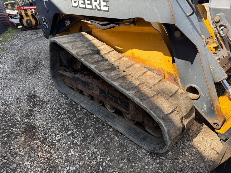 2013-deere-333e-image-12
