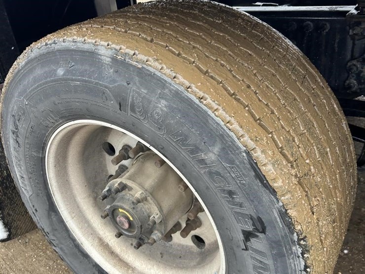 2015-volvo-vnm62t630-image-6