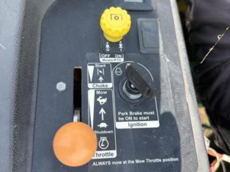 john-deere-zero-turn-mower-(non-running)-image-6