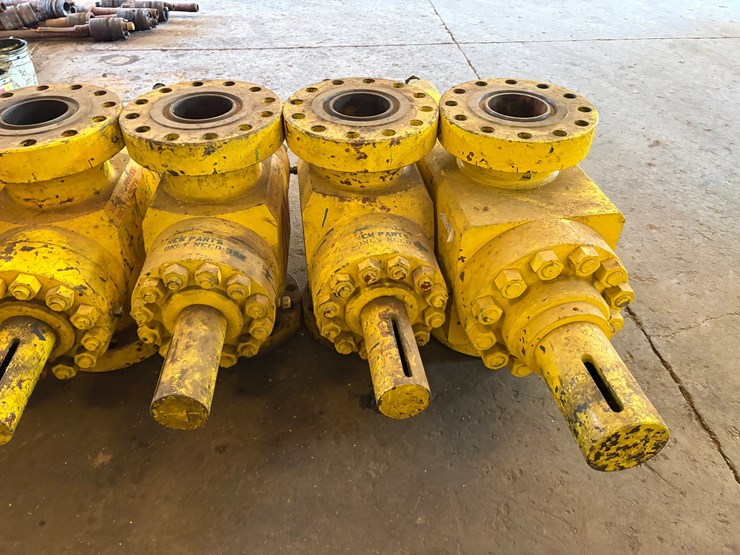 (3x$)-7-1/16”-10k-frac-valves,-field-ready-image-3