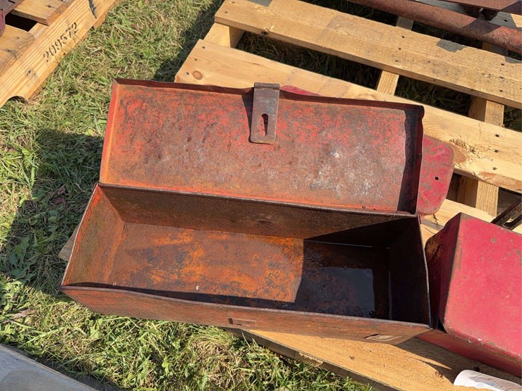 (4)-toolboxes-image-9
