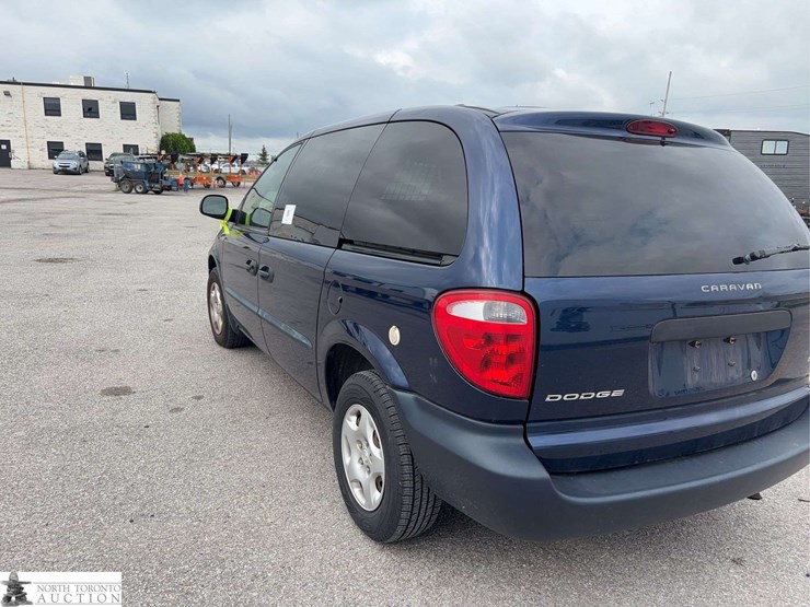 2002-dodge-caravan-image-7