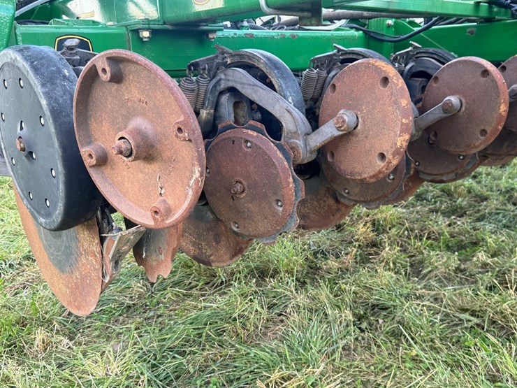 2012-john-deere-2510h-image-20