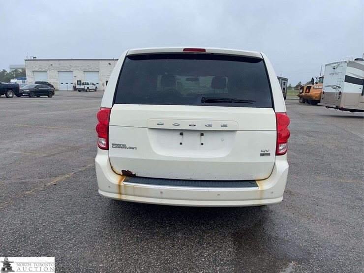 2011-dodge-grand-caravan-image-6