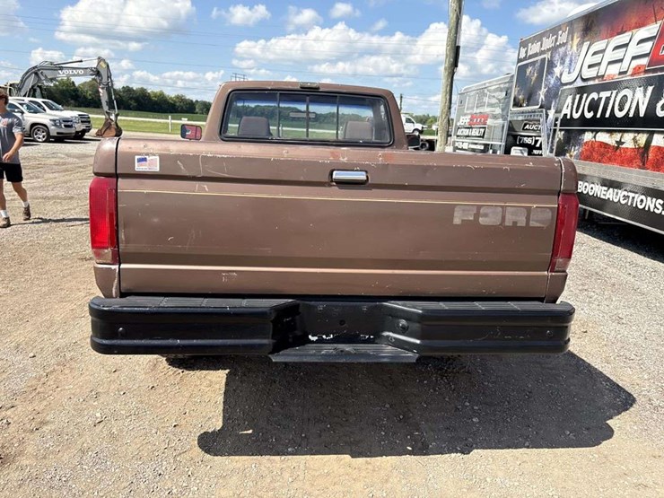 1993-ford-f150-xl-image-3