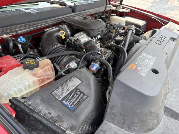 2013-chevrolet-3500-image-23