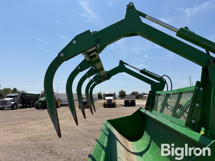 2018-john-deere-6155m-image-11